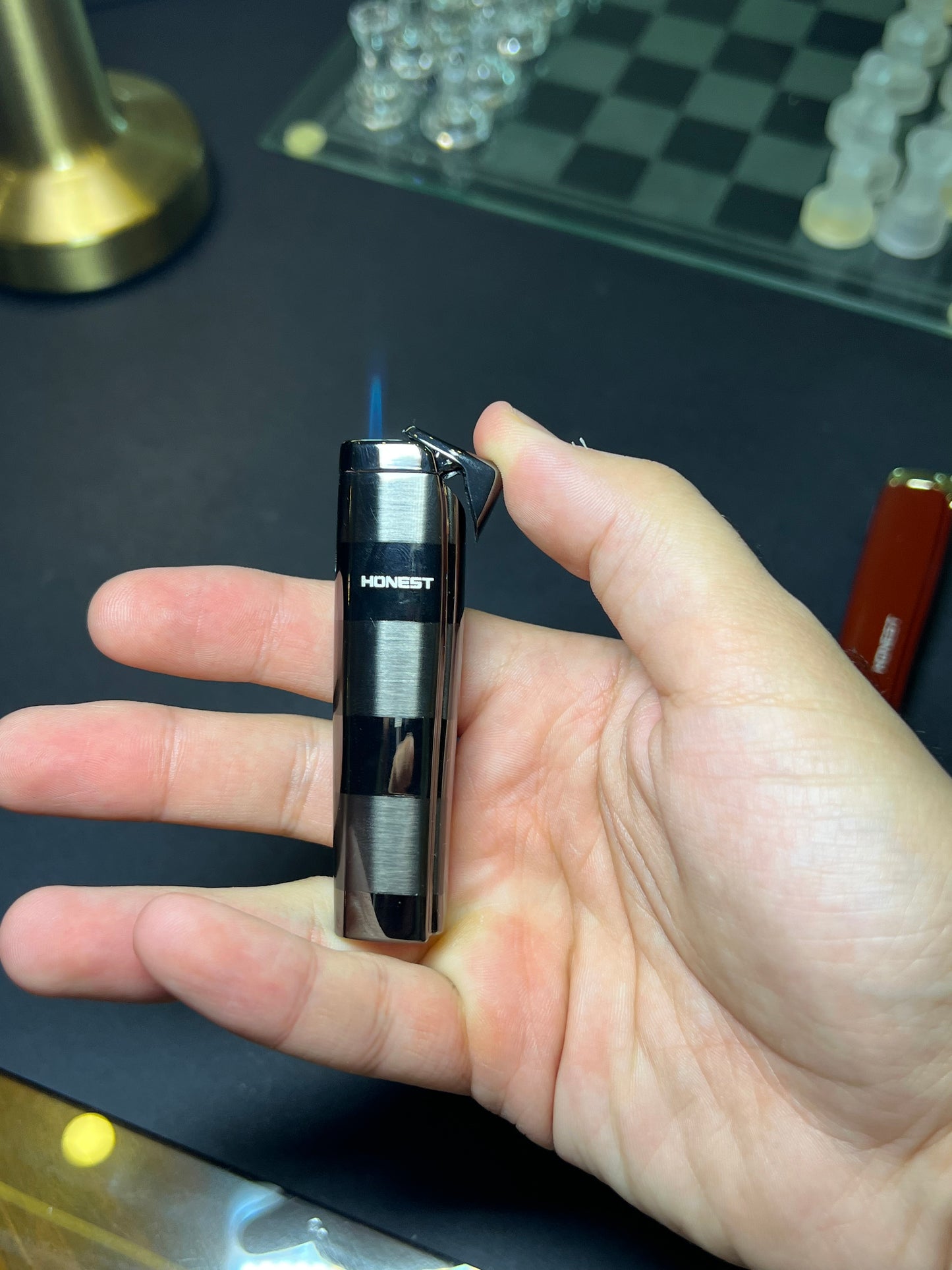 Honest classic lighter