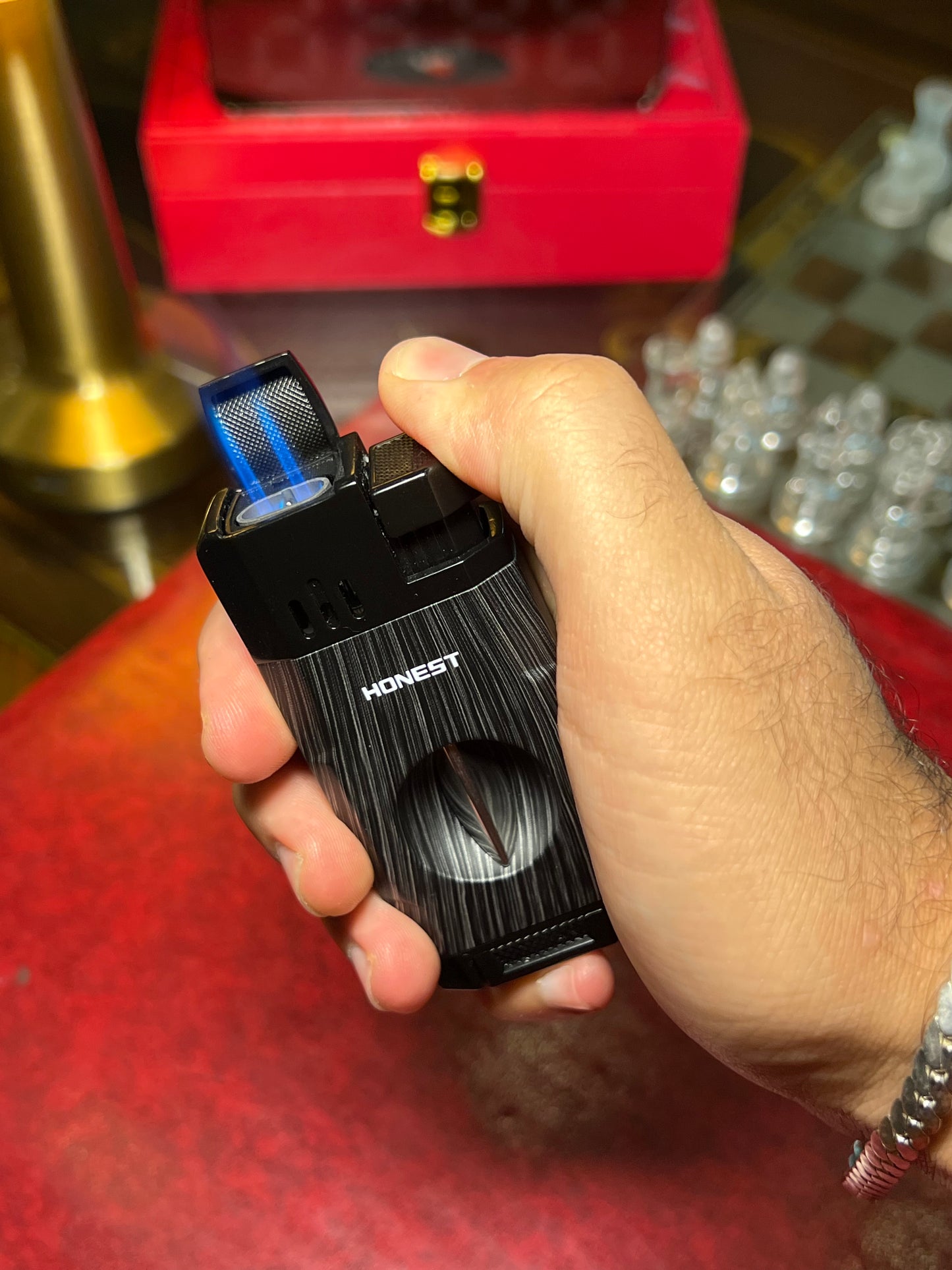Cigar v cut lighter
