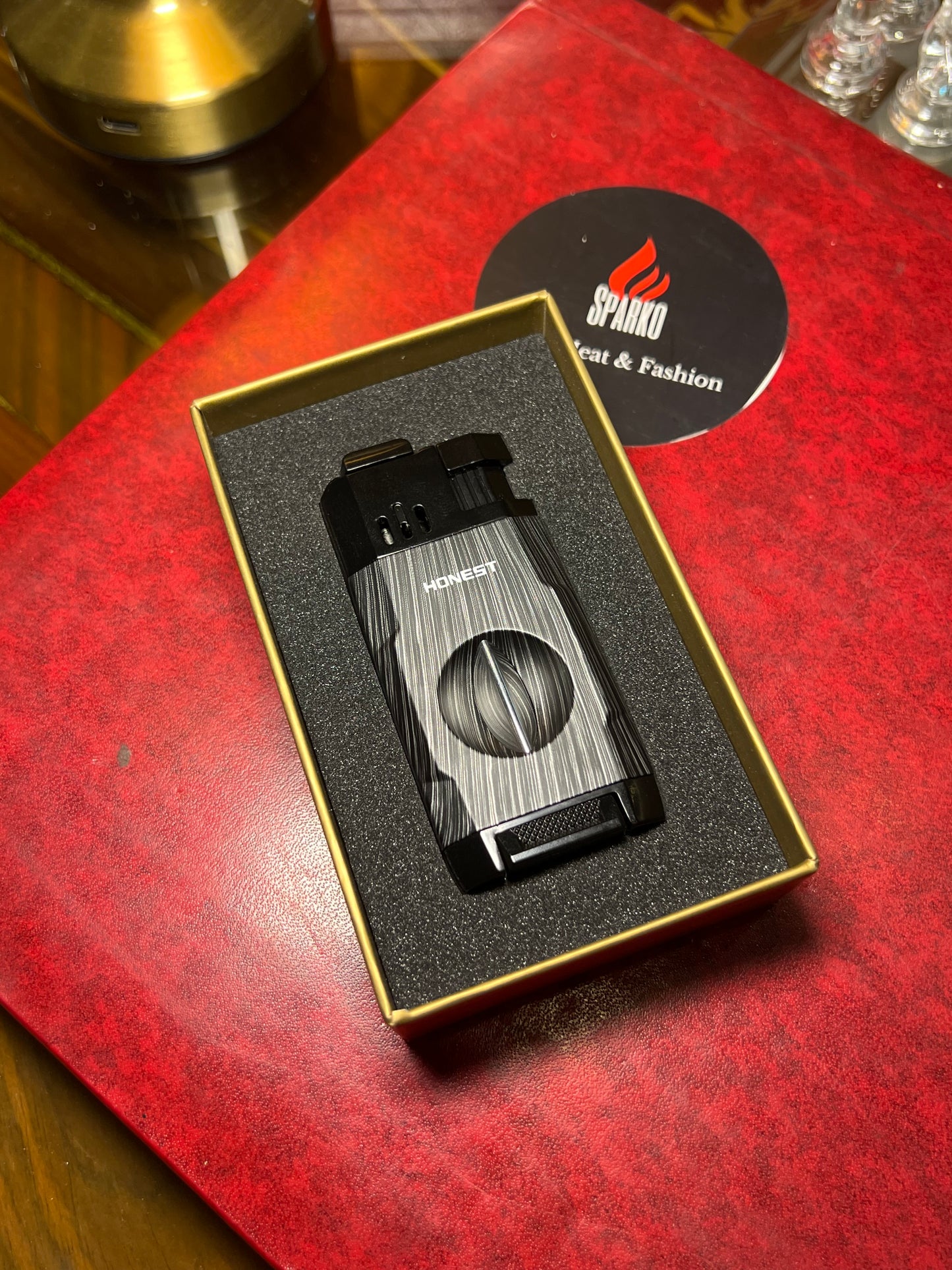 Cigar v cut lighter
