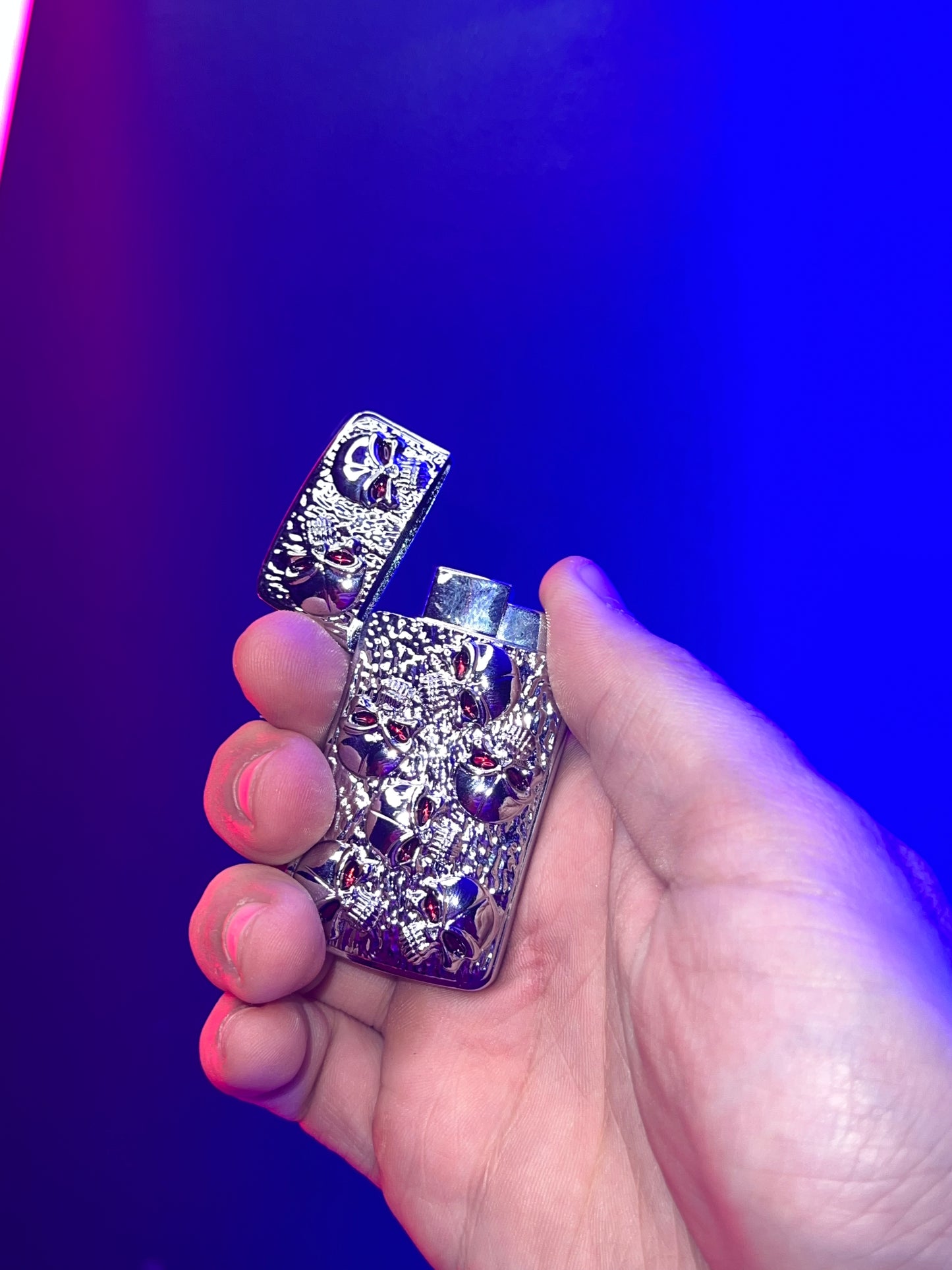 Skulls lighter