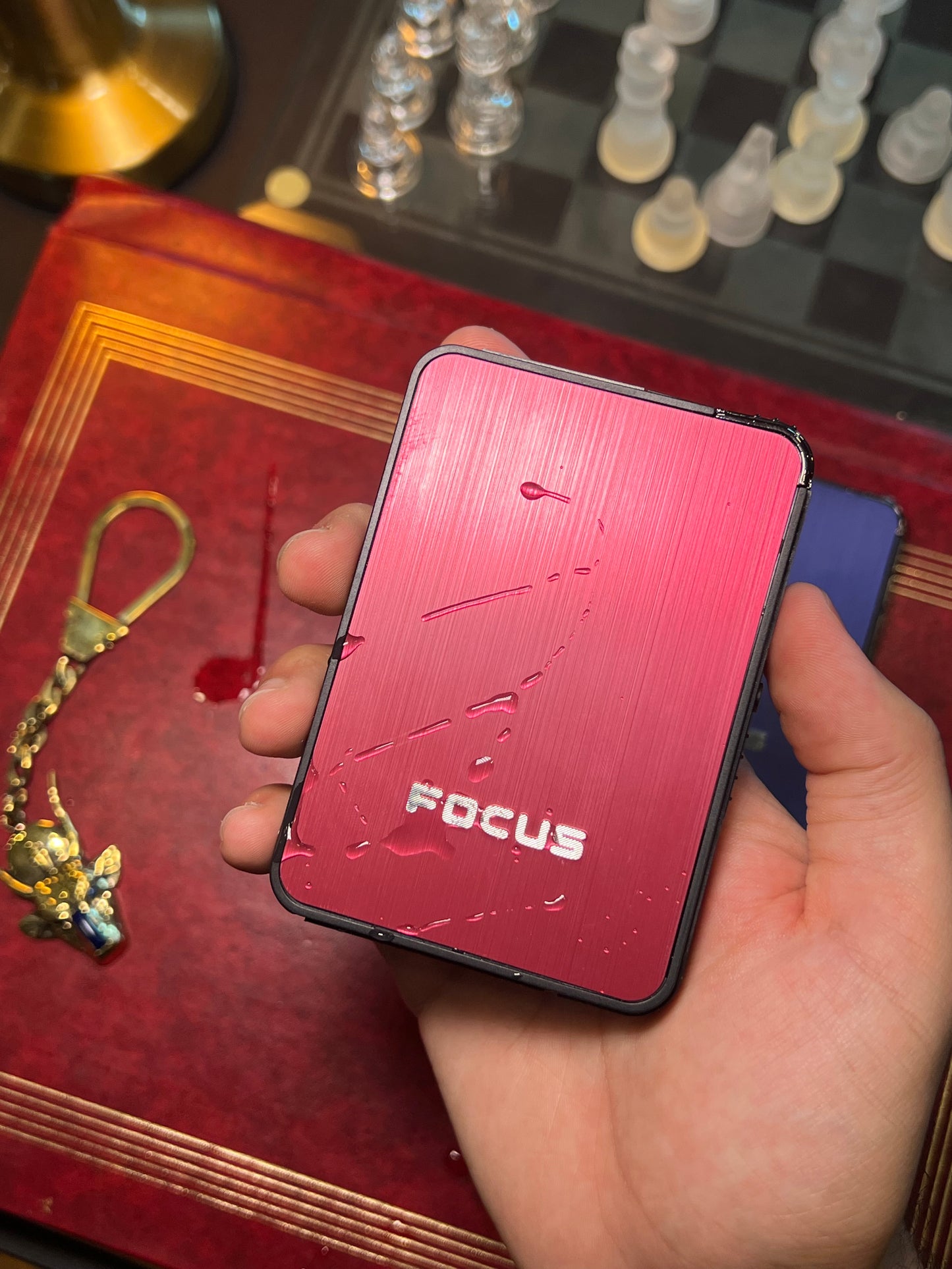Slim cigarette case