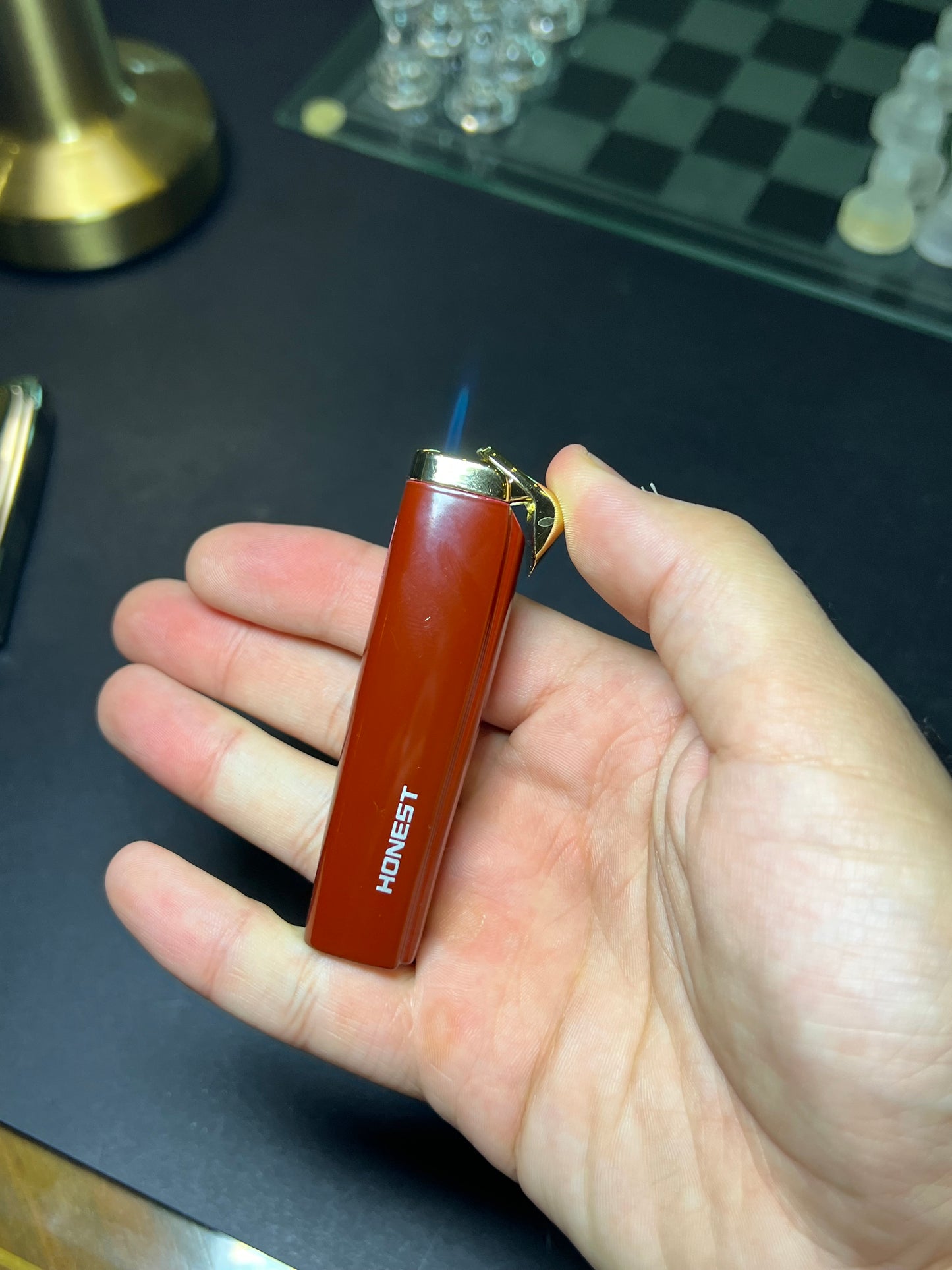 Honest classic lighter