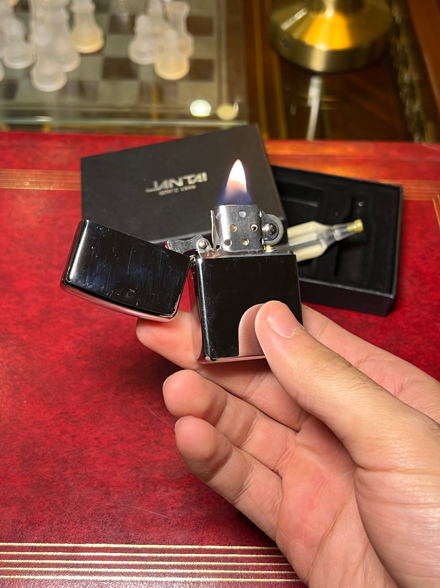 Silver classic zippo