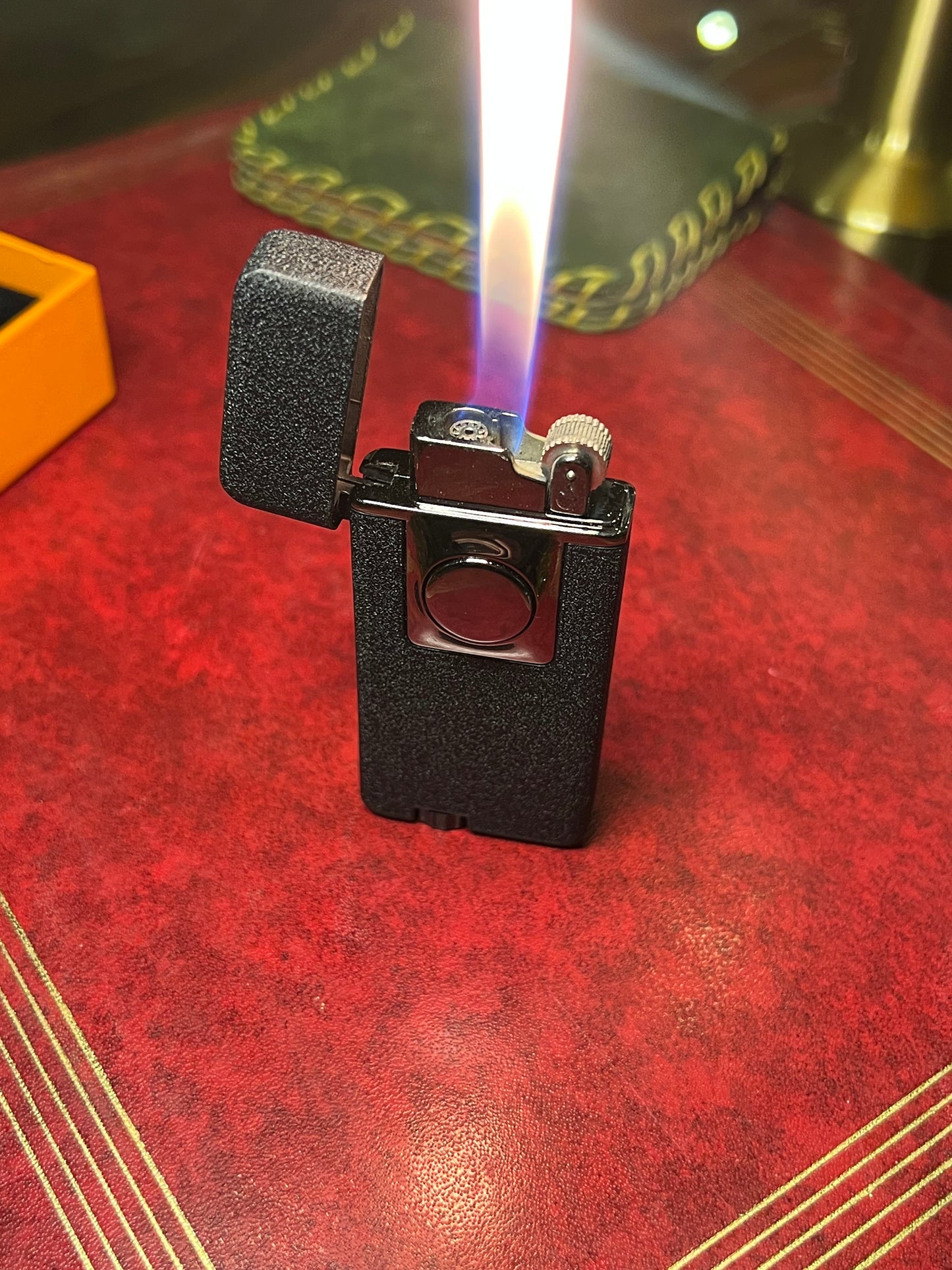 Classic dual flame lighter