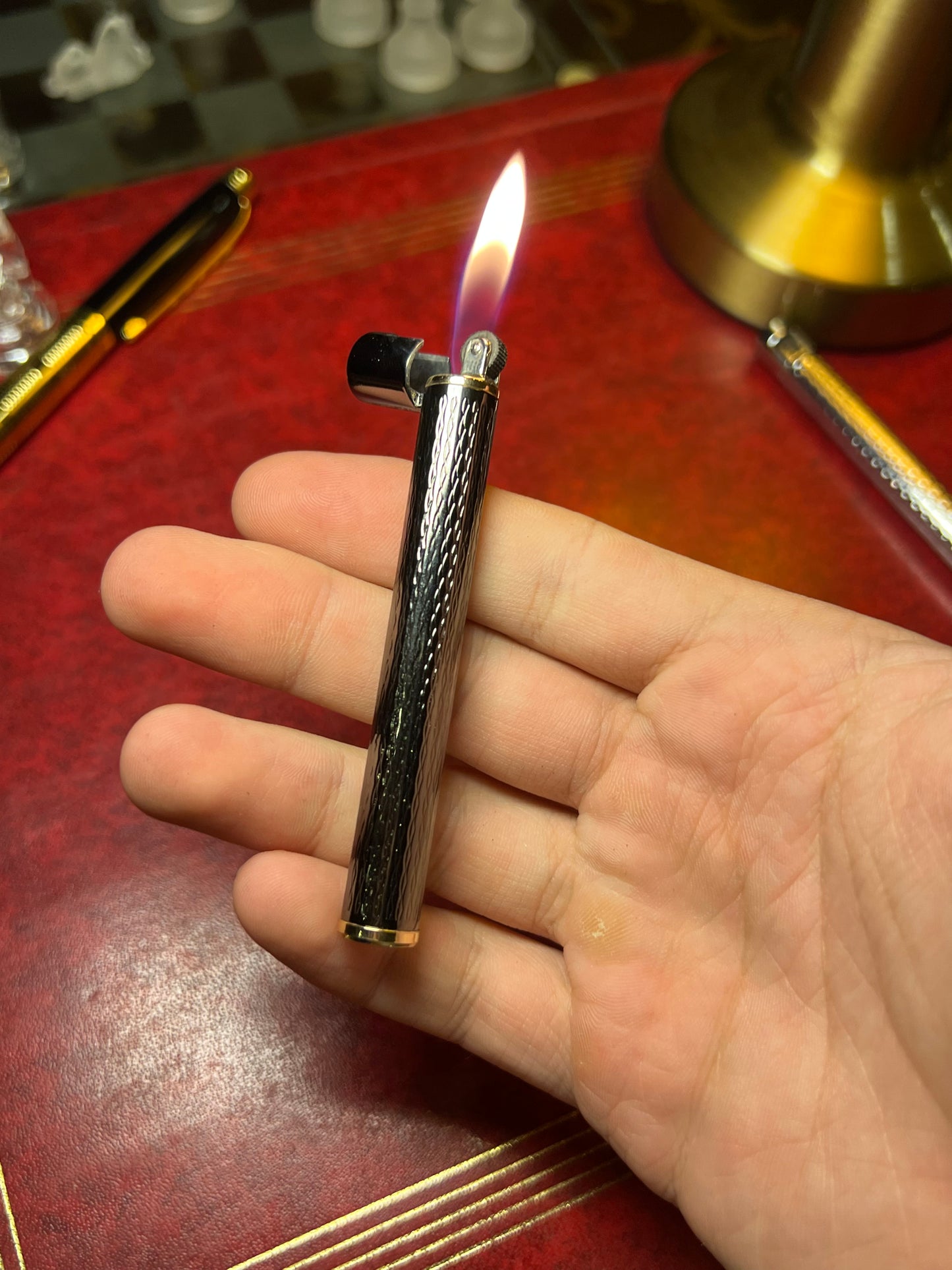 Cigarette oldmoney lighter