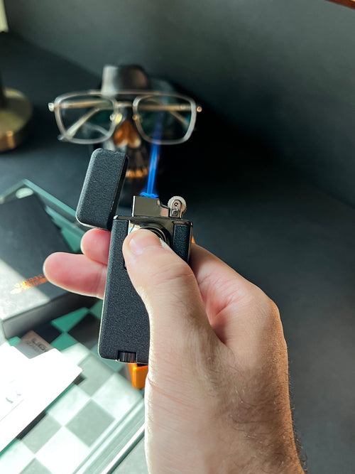 Classic dual flame lighter
